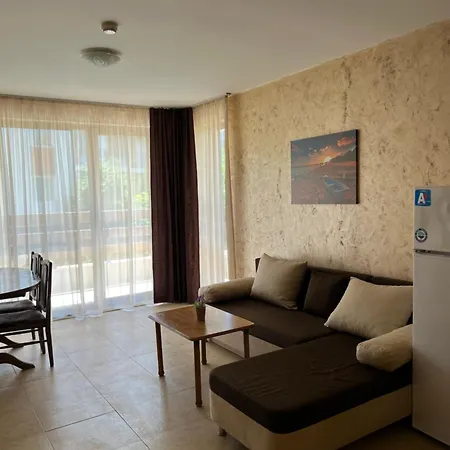 Robinson Elenite First Line Apartman *