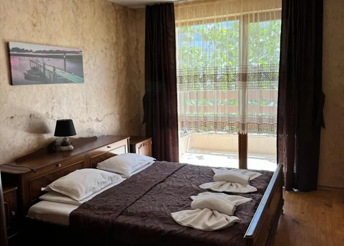 Robinson Elenite First Line Apartman
