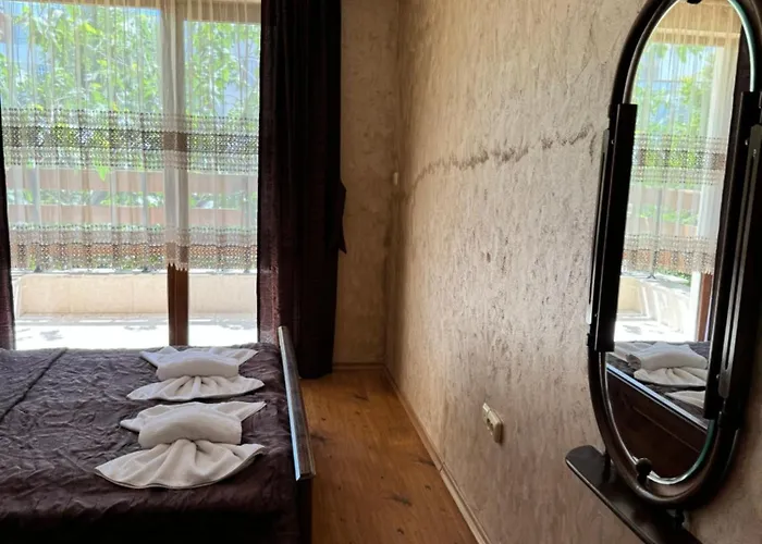 Apartman Robinson Elenite First Line Szveti Vlasz